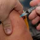 La vaccination ouvre aux plus de 55 ans ce lundi