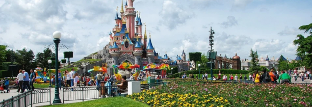 Disneyland Paris reporte sa réouverture