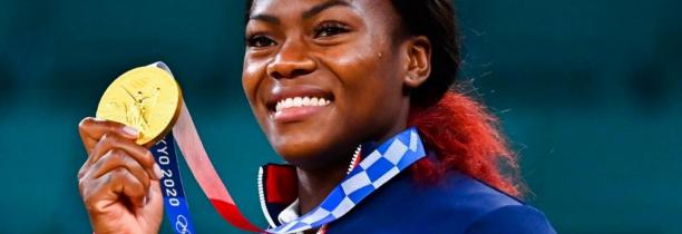 La porte-drapeau française sacrée championne olympique