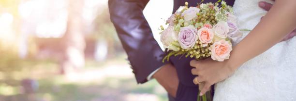 Confinement et mariage : comment les couples s'organisent ?
